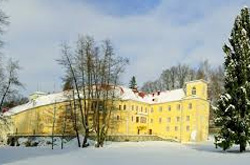 Hotel_zamek_na_skale